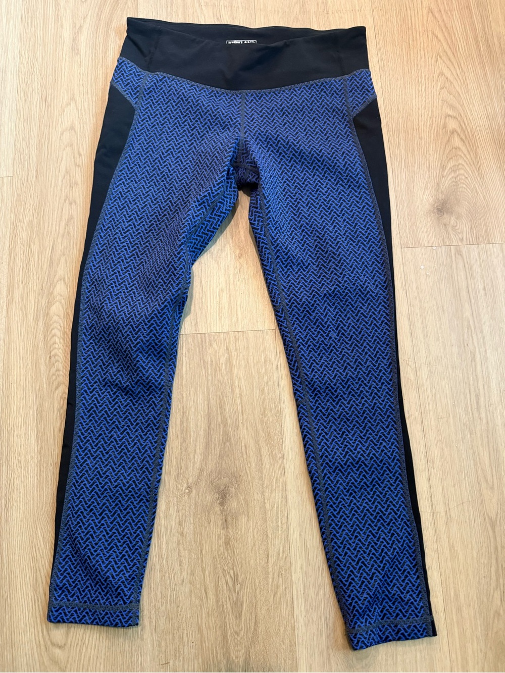 Kirkland Signature Black and Blue Men's Performance Joggers adult medium